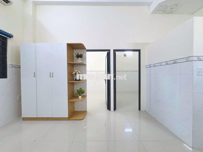 CĂN HỘ 2 PHÒNG NGỦ - 1 PHÒNG KHÁCH - FREE XE - GẦN ĐH CÔNG NGHIỆP
