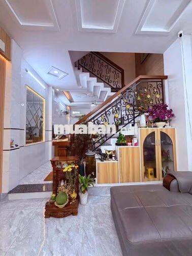NHÀ ĐẸP LUNG LINH GIẢM 400TR CHỈ 7TỶ TL NHÀ 4 TẦNG QUANG TRUNG P. AHT
