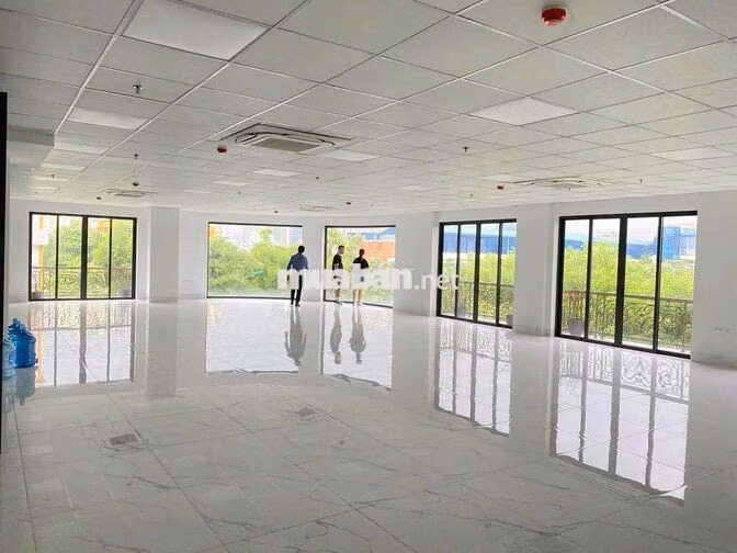 Cho thuê văn phòng tại Xã Đàn 200m2 giá 40t giờ giấc thoải mái