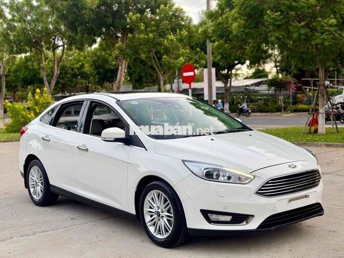 Ford Focus 1.5AT Titanium 2018 Trắng Tự động