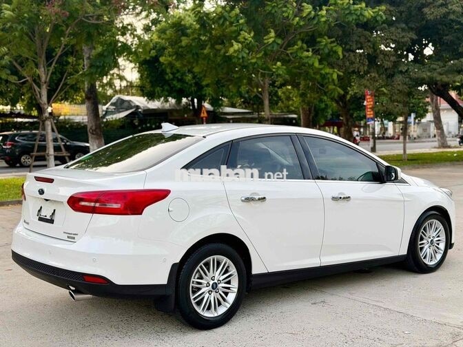 Ford Focus 1.5AT Titanium 2018 Trắng Tự động