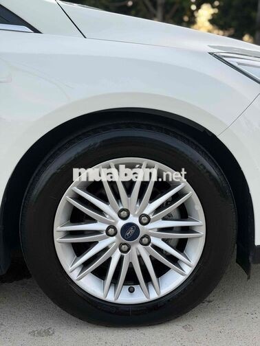 Ford Focus 1.5AT Titanium 2018 Trắng Tự động