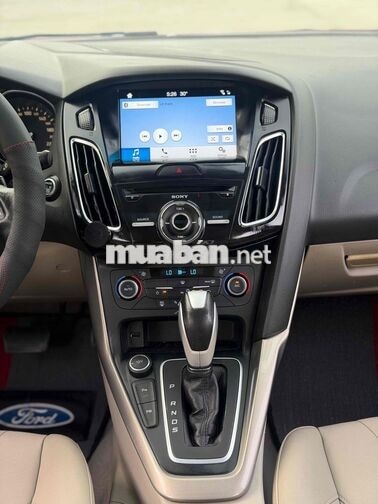 Ford Focus 1.5AT Titanium 2018 Trắng Tự động