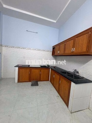 Cho thuê nhà trệt lầu P Tân Đông Hiệp sân xe tải giá 6tr