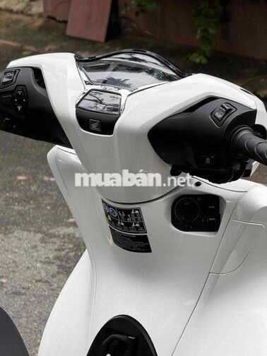 Honda SH 125i 2022 màu trắng ( có góp nợ 6 )