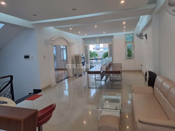 Bán Biệt Thự Sân Vườn Khu Tên Lửa Ngay AEON Maill Bình Tân. DT: 8 x20