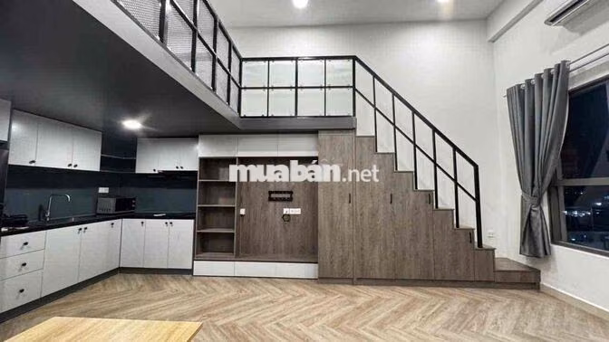 căn hộ duplex, phòng ngủ riêng biệt, đầy đủ nội thất.