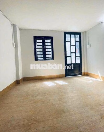 (hh40tr) Nhà 3 tầng ngay Ngã tư Lạc Long quân Âu Cơ