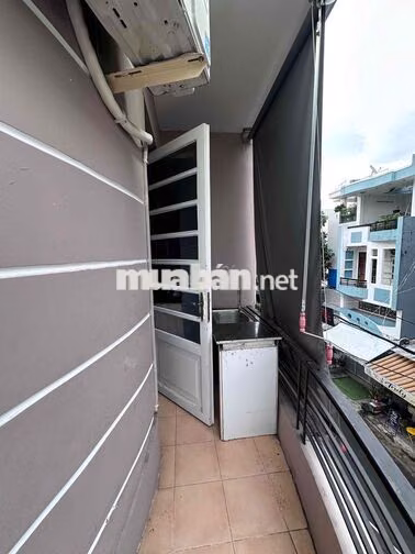 CĂN HỘ GÁC BAN CÔNG BẾP NGOÀI GIÁ RẺ QUANG TRUNG