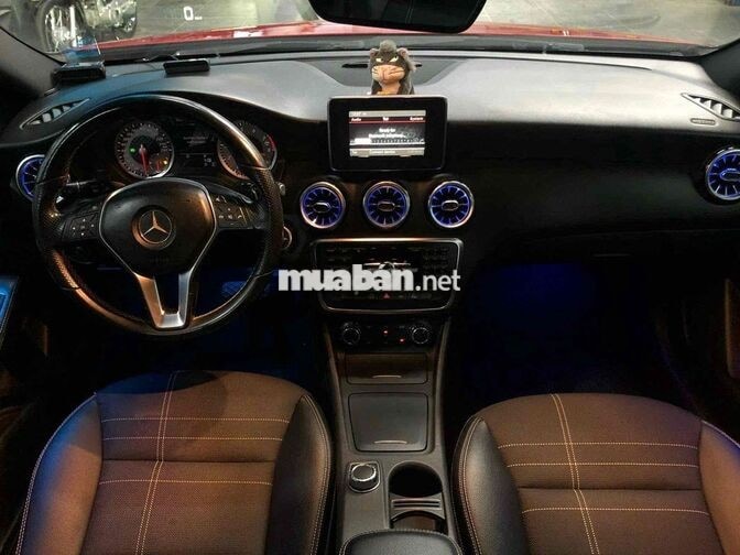 Mercedes-Benz A200 Hatchback Đỏ 5 chỗ