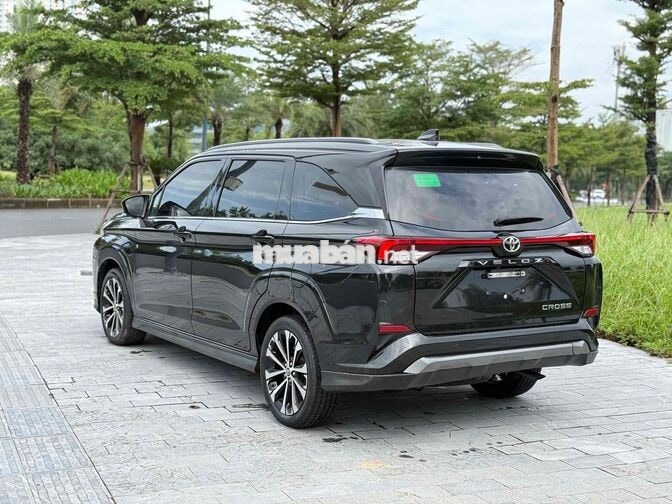 Toyota Veloz 1.5 TOP 2023 Đen 7900 km