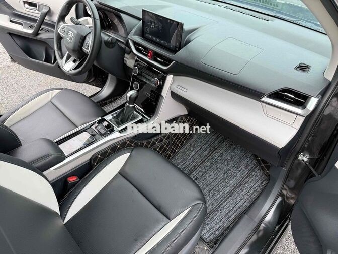Toyota Veloz 1.5 TOP 2023 Đen 7900 km