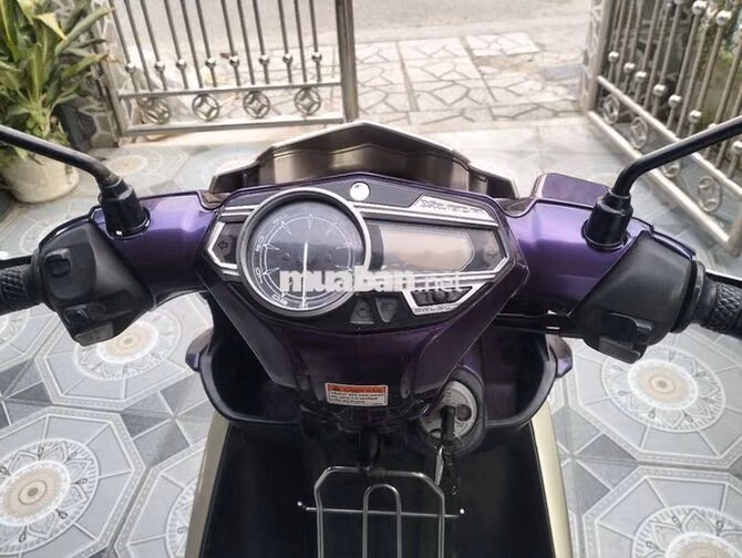Xe tay ga Yamaha No5 Tím, Vàng kem