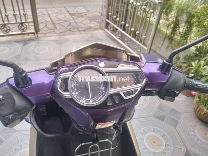 Xe tay ga Yamaha No5 Tím, Vàng kem