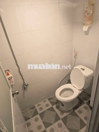 cho thuê lầu 1, có ban công 2 mặt tiền bao điện nước