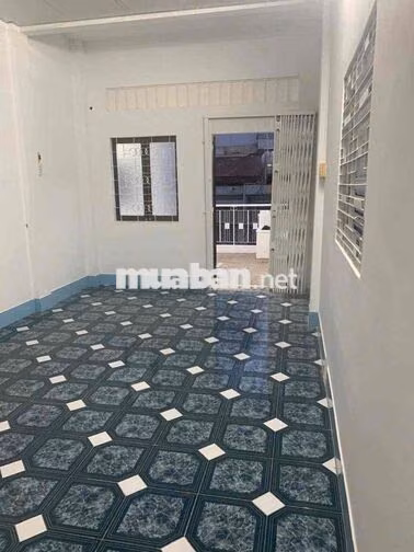 Nhà cho thuê Lạc Long Quân giá hạt dẻ