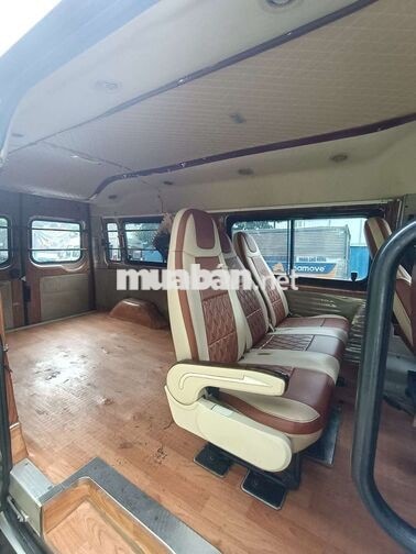 Ford Transit 2016 Tải van 6 ghế, màu Bạc