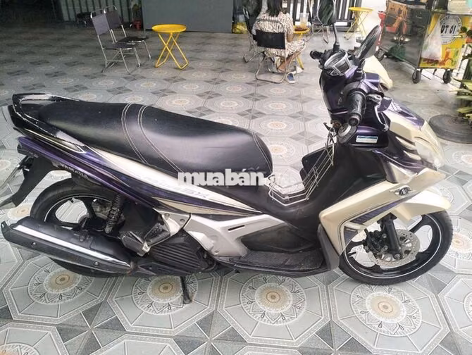 Xe tay ga Yamaha No5 Tím, Vàng kem