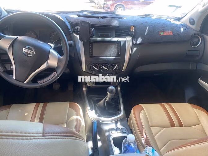 Nissan Navara 2015 Số sàn Nâu