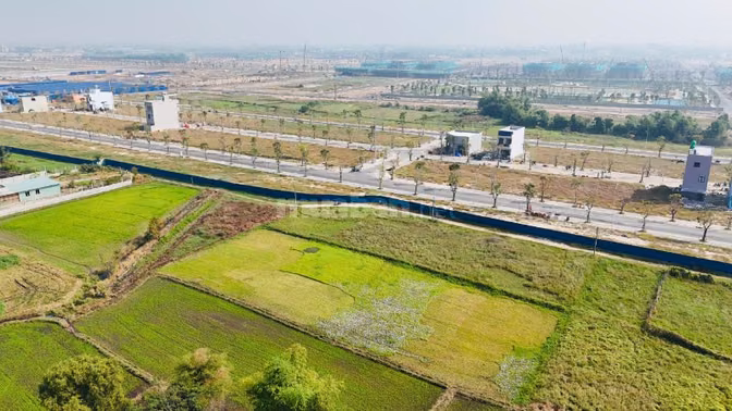 Bán gấp 100m2 đất thổ cư đối diện Vinhomes Green City