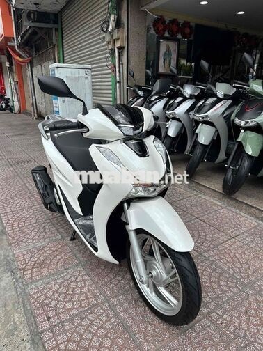 Honda SH 125i Form 2024 Trắng Đen BSTP Chính Chủ