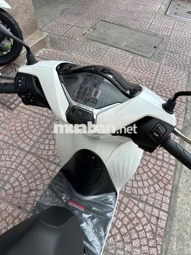 Honda SH 125i Form 2024 Trắng Đen BSTP Chính Chủ