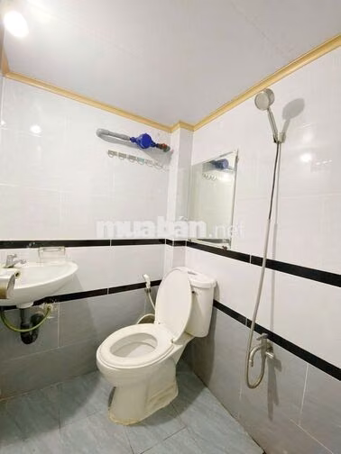 Phòng chính chủ full nội thất gần Quận 1 cách 2 phút