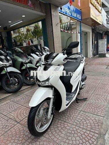 Honda SH 125i Form 2024 Trắng Đen BSTP Chính Chủ