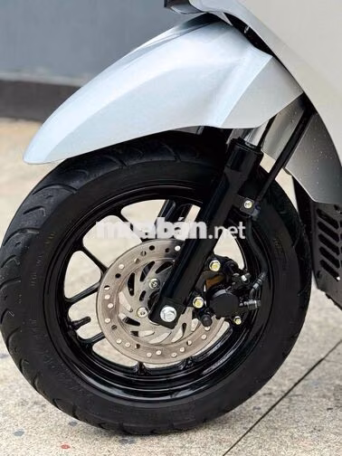 Honda Lead 125 Bạc