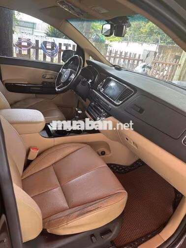 Kia Sedona 2019 Dầu màu Nâu