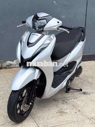 Honda Lead 125 Bạc