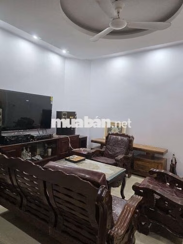 Phòng trọ gần trường Đại học Thăng Long