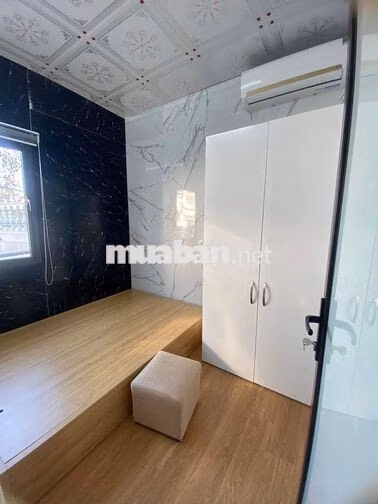 Căn hộ chung cư 01 khách 02 ngủ, full đồ gồm: Điều hòa, nóng lạnh, bếp