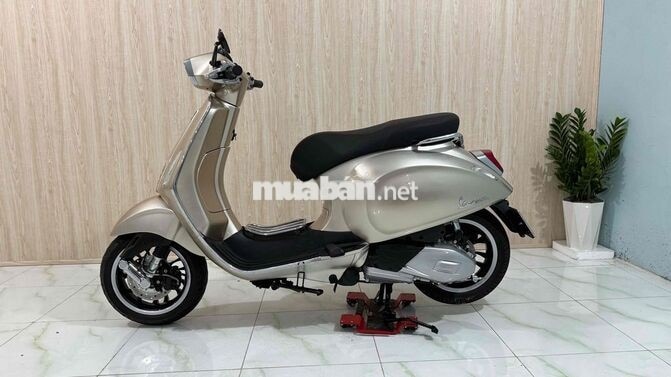 Piaggio Vespa 2018 Vàng cát