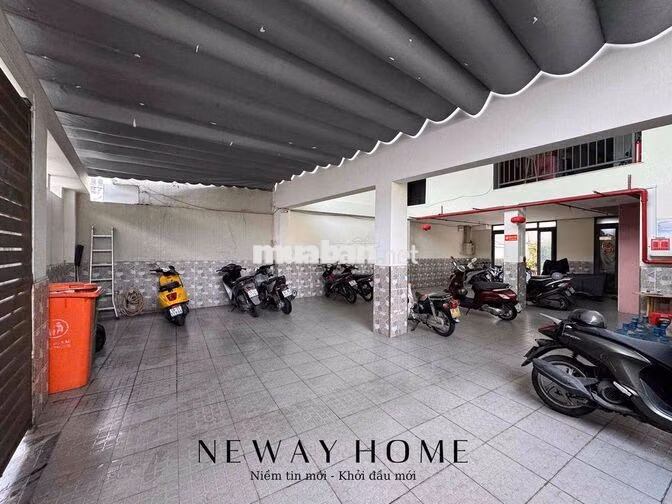 BAN CÔNG FULL NỘI THẤT - THANG MÁY KỀ ĐH CÔNG THƯƠNG & AEON TÂN PHÚ