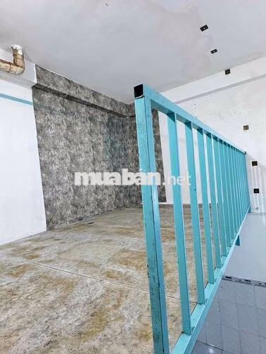PHÒNG TẦNG TRỆT - CÓ GÁC - CỬA SỔ THOÁNG MÁT