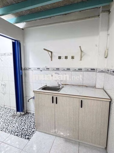 PHÒNG TẦNG TRỆT - CÓ GÁC - CỬA SỔ THOÁNG MÁT