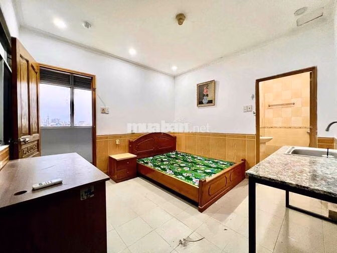 Ngay Cộng Hoà gần HVHK - Go trường chinh