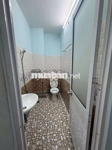 nhà 3 tầng 4pn 3wc hẻm 6m thông phù hợp ở gia đình, kd online vp cty