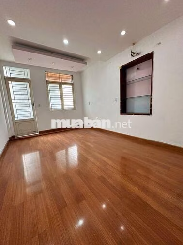 NHÀ 3 TẦNG – 50M2 – CÓ NỘI THẤT – NGUYỄN TRI PHƯƠNG, Q 10 – 22TR/THÁNG