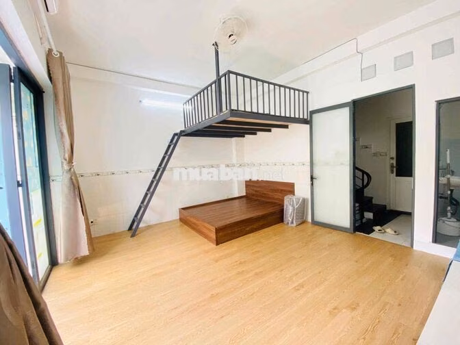 DUPLEX DẠNG 2 CHỖ NGỦ - BAN CÔNG NỘI THẤT MỚI - KHU BÀU CÁT