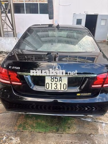 Mercedes-Benz E250 đời 2014, màu đen