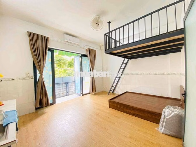 DUPLEX DẠNG 2 CHỖ NGỦ - BAN CÔNG NỘI THẤT MỚI - KHU BÀU CÁT