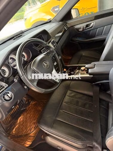 Mercedes-Benz E250 đời 2014, màu đen