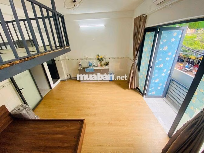 DUPLEX DẠNG 2 CHỖ NGỦ - BAN CÔNG NỘI THẤT MỚI - KHU BÀU CÁT
