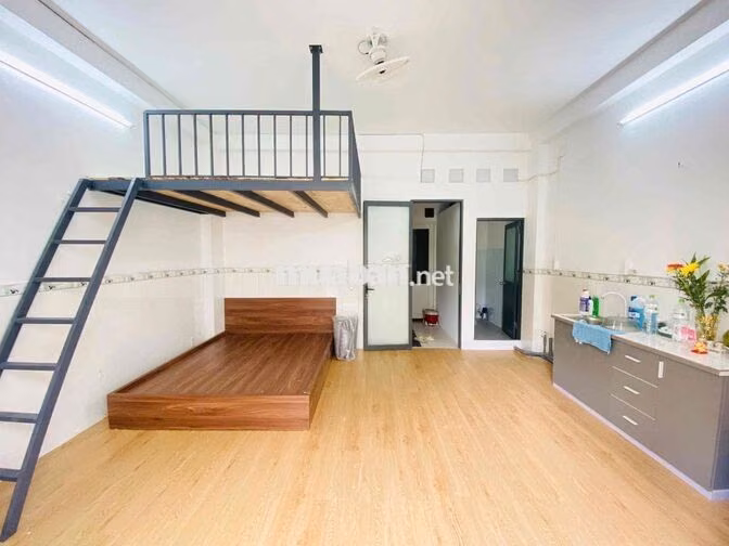 DUPLEX DẠNG 2 CHỖ NGỦ - BAN CÔNG NỘI THẤT MỚI - KHU BÀU CÁT