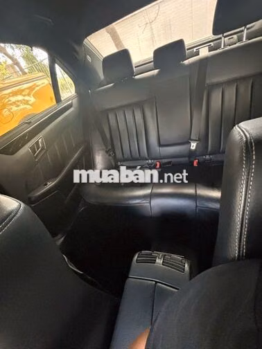 Mercedes-Benz E250 đời 2014, màu đen