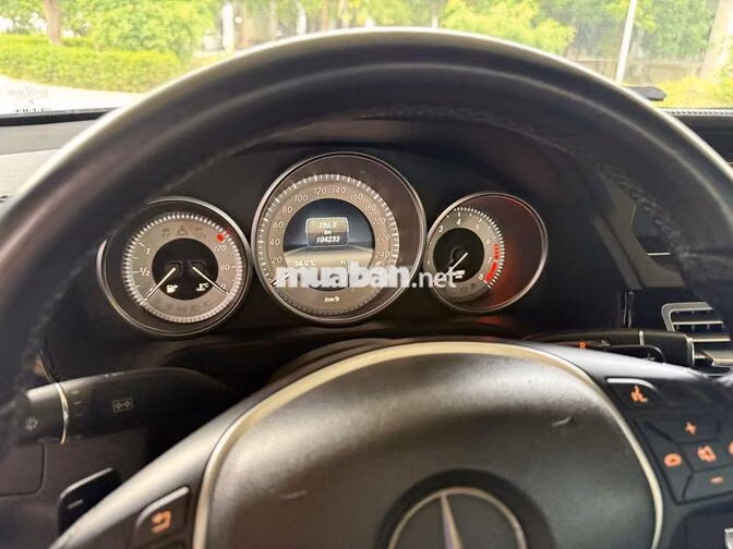 Mercedes-Benz E250 đời 2014, màu đen