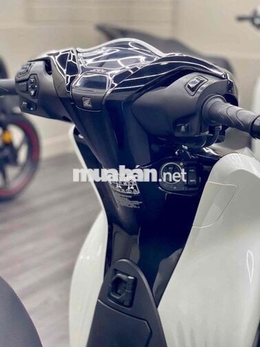 Honda SH 125 CBS 2023 Trắng Bạc Đen