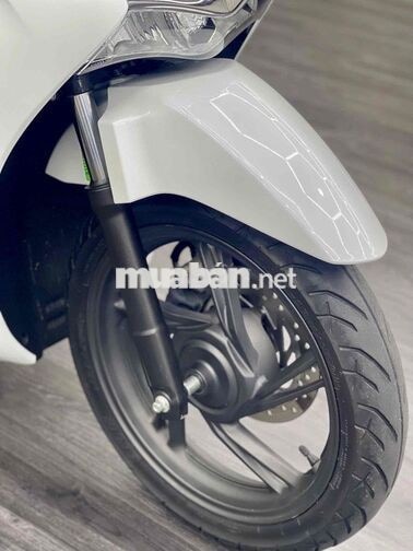 Honda SH 125 CBS 2023 Trắng Bạc Đen